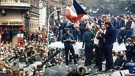 Noticias acerca nuestro querido club��. El Mayo Francés del 68 - SobreHistoria.com