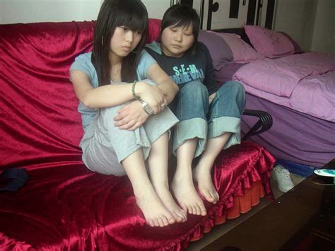 Zeefeets Female Feet Pictures And Videos Two Asian Girls Feet