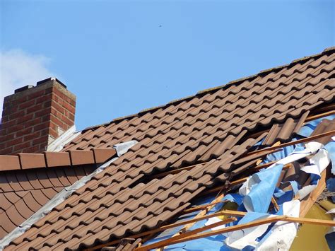 We offer best advice and services for roof restoration, roof repairs and roofing for our customers in hampton park and surrounding suburbs. Hamptons Roofing Contractor - Roof Repairs