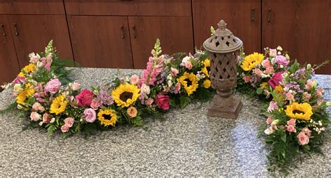 Artistic Urn Arrangement In Cooper City Fl De La Flor Florist And Gardens
