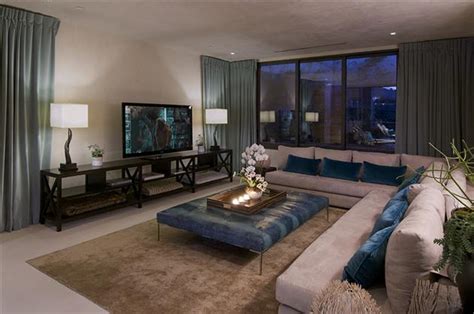 Inside a modern bachelor pad. $13 Million Modern Bachelor Pad Overlooking Los Angeles ...