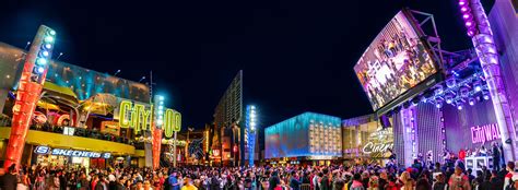 City walk dubai is located at 39 al safa street, a mere 3 km away from jumeirah, a premium dubai residential locality. NOW OPEN: Universal CityWalk In Hollywood - Universal ...