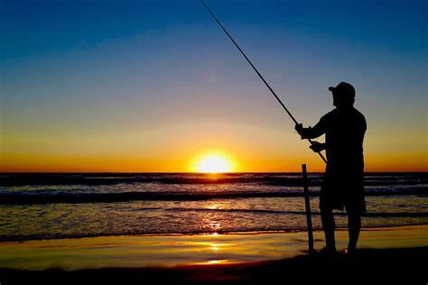 Night Beach Fishing with Beer and Snacks, Perth - Adrenaline
