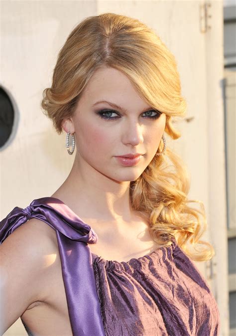 Taylor Swift High Quality Image Size 3371x4800 Of Taylor Swift Photos