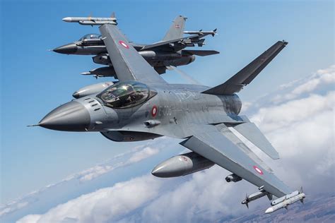 See more of world fighter aircraft on facebook. Pin by Donovan on Aircrafts | F-16 fighting falcon ...