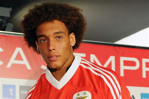 Op die manier hoopt hij een einde te maken aan de talloze transferperikelen. Pes Editor : Liga Portuguesa: Face Axel Witsel (Sl Benfica)