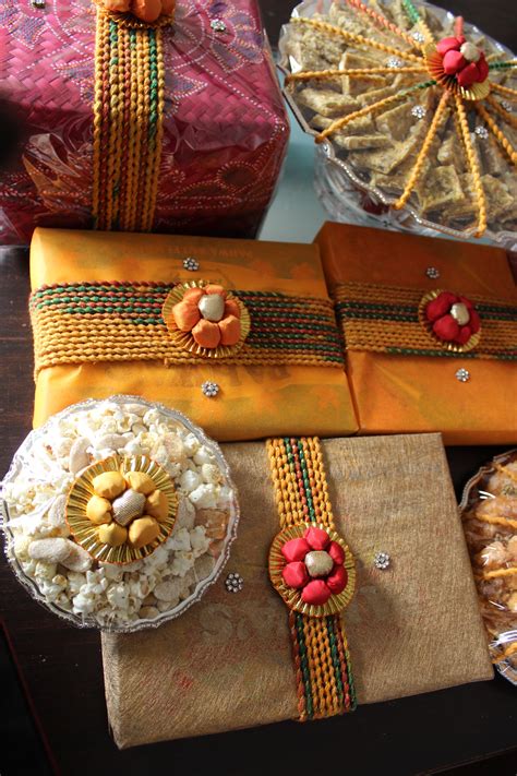 Best gift for indian grandmother. Indian wedding gift packaging | Indian wedding gifts ...