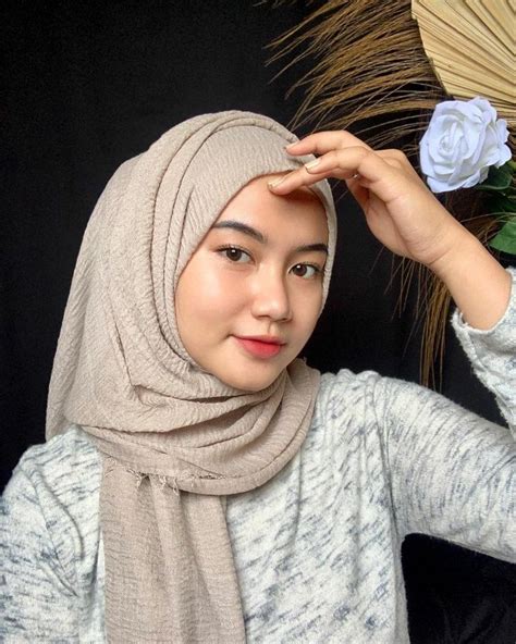 Pin Oleh Ikeh Kimochi Di Hijab Stylist 3 Di 2021 Wanita Gadis