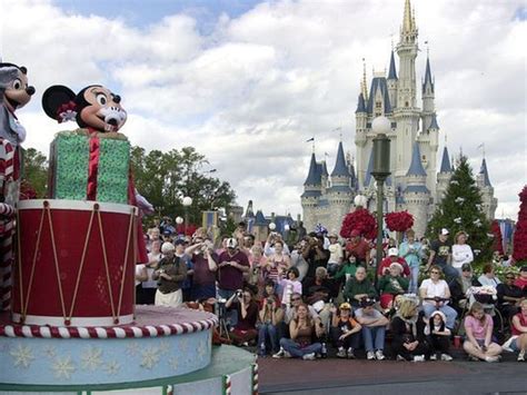 Disney World Universal Studios Orlando Rocked By Employee Sex Sting