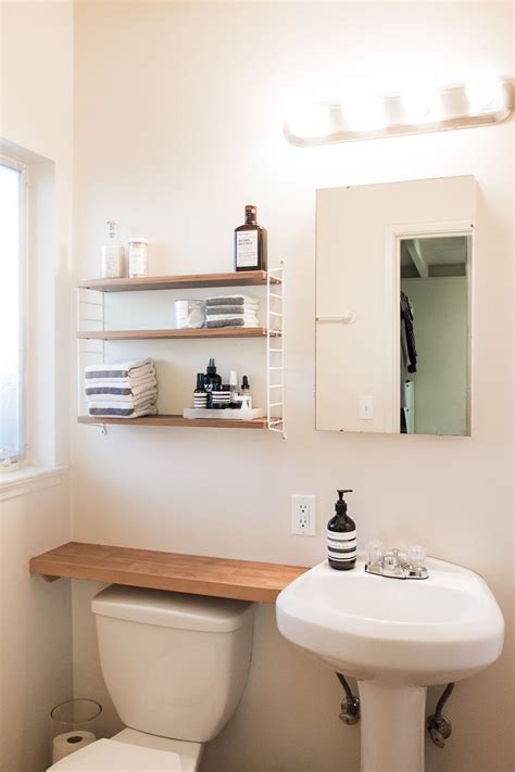 Small Space Bathroom Tips 11 Ways To Clear Clutter And 20 Tips For Living With A Small Space
