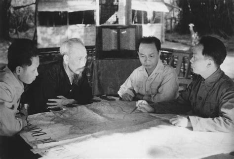 Bảo tàng hồ chí minh. Chủ tịch Hồ Chí Minh: Biểu tượng về đạo đức cách mạng