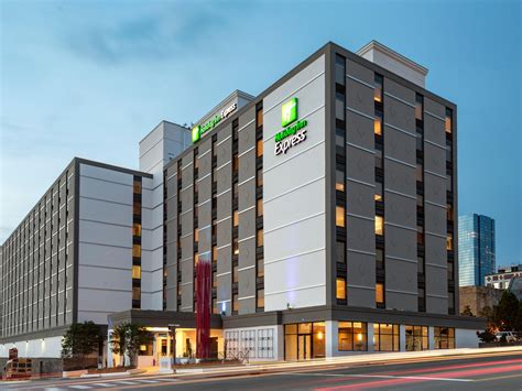 View a place in more detail by looking at its inside. Downtown Hotels On Broadway In Nashville | Holiday Inn ...