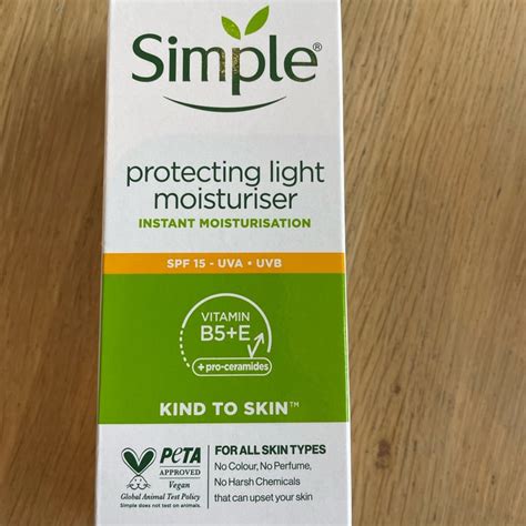 Simple Crema Hidratante Fps 15 Protecting Light Moisturizer Review