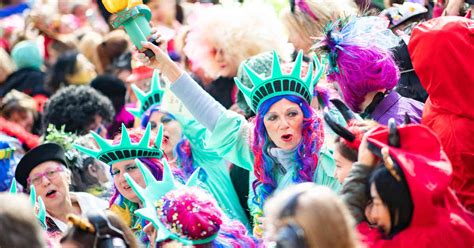 In köln wird es in diesem jahr keinen karnevalsauftakt geben. Karneval soll 2021 wegen Corona anders gefeiert werden