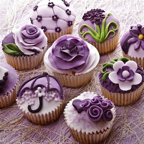 Purple Cupcakes 1024 X 1024 Ipad Wallpaper