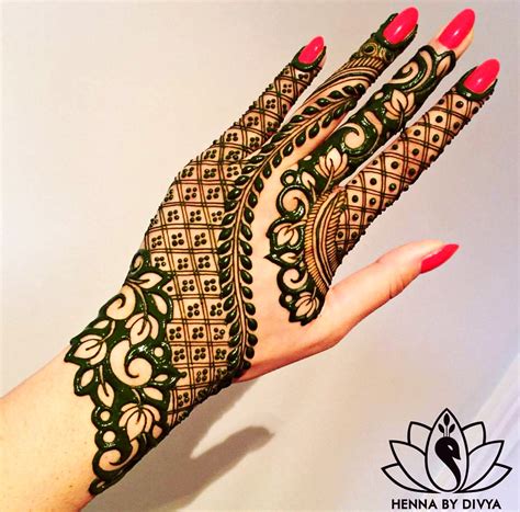 27 Latest Arabic Mehndi Designs For Back Hand