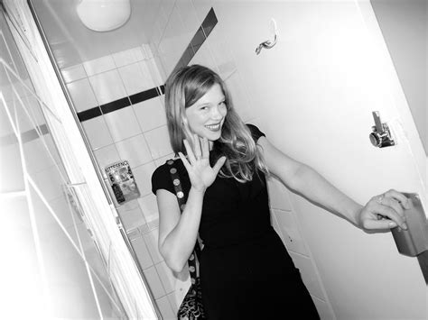 Pin By Sine On Lea Seydoux Mirror Selfie Selfie Léa Seydoux