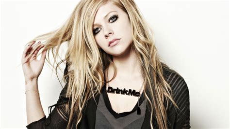 Foto Avril Lavigne Newstempo