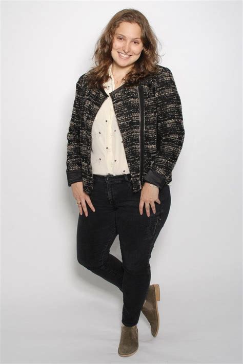 Nello shop online trovi i vestiti bambina più adatti alle tue esigenze, modelli raffinati e alla moda come l'abito tinta unita con fiori in tutti i colori più attuali, come blu, grigio e l'elegante nero. 6 suggerimenti per outfit adatti alle donne curvy | Bigodino