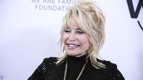 Dolly Parton Reveals Her Smart Reason For Always Looking Her Best