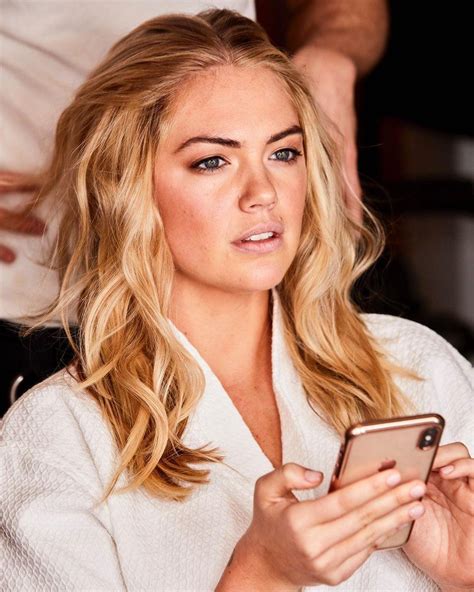 Kate Upton Absolutely Beautiful Getting Her Hair Done Celeblr