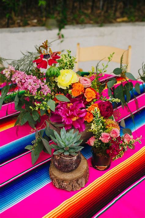 Mid Century Mexican Wedding At The Belmont Dallas Ruffled Mexican Themed Weddings Mexican