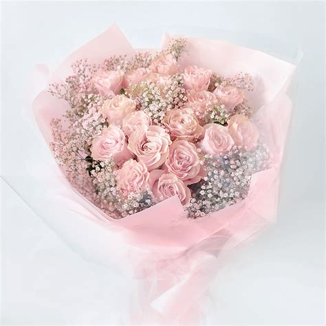 A Dozen Light Pink Wrapped Roses By San Diego Floral Design