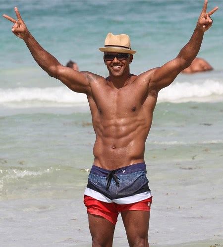 Actor Shemar Moore Flaunts His Eggplant On Beach Photos Information