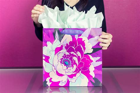 Tissue stuffed randomly into a gift bag reduces the positive impact of the gift. Pin on Wrapping ideas