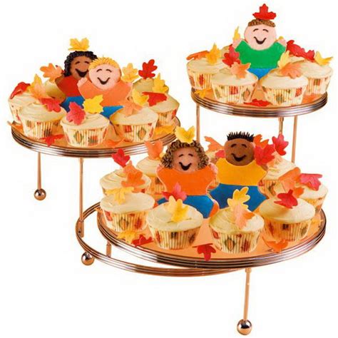 Reuze cupcakes kunnen worden gemaakt met elke taart recept of een mix. Easy Adorable Thanksgiving Cupcake Decorating Ideas