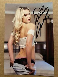 Kenna James Autograph Signed 4x6 Photo 2016 Penthouse Pet Of The Year