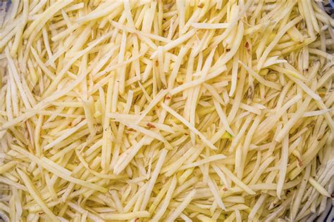 After they have frozen for at least 12 hours, remove the hashbrowns from the pan and freeze in a labeled and dated ziploc bag. How to Freeze Potatoes for Hash Browns | eHow