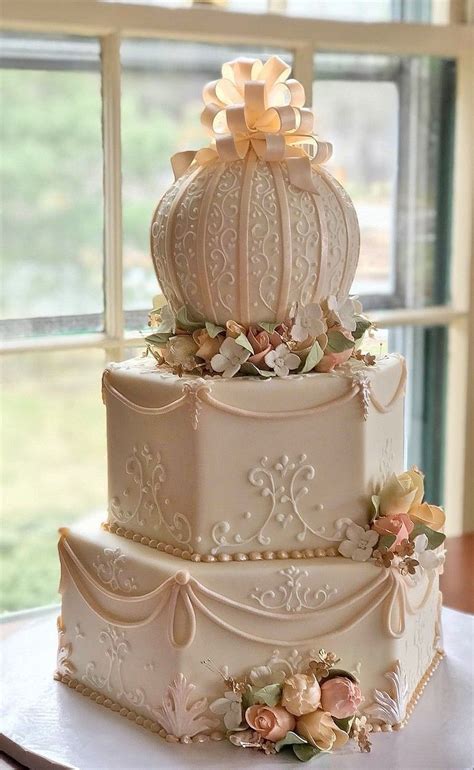 With many years experience we believe designing your wedding cake should be a exciting and stress free experience. Classic vintage elegance | Wedding cake designs, Elegant ...
