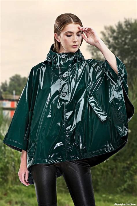 K WAY Leonor Vinyl Regenkleidung Regen Mode Regenmantel