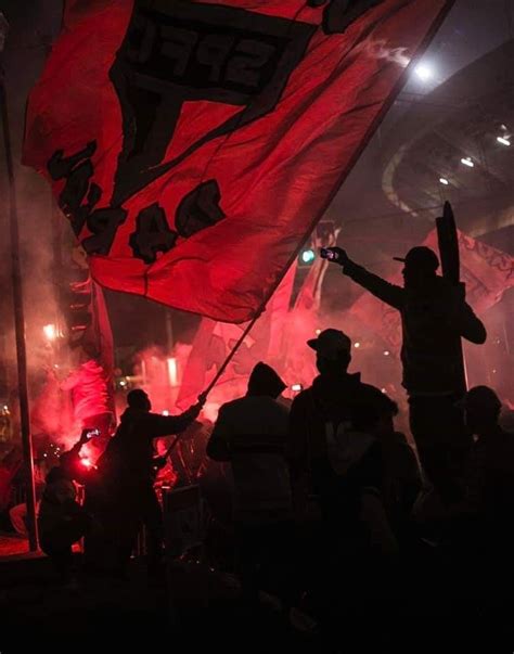 No site oficial do atlético paranaense você encontra: Noite de Libertadores no Morumbi. Mais de 43 mil ingresos ...