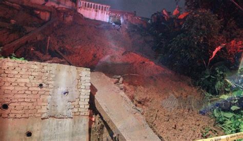 Dah 3 hari tak balik kemalangan 3 pagi ini. Cemas tembok penghadang runtuh | Harian Metro