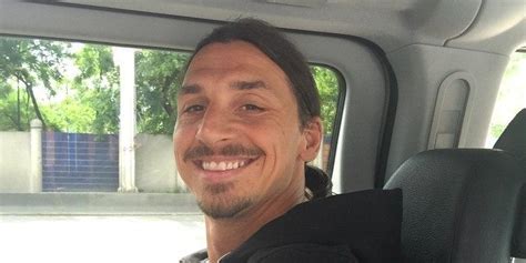 Marshall dù đã nỗ lực lao về nhưng không thể cản phá cú đá này của ibrahimovic ch séc. Helena Seger is de veel oudere vrouw van Zlatan ...