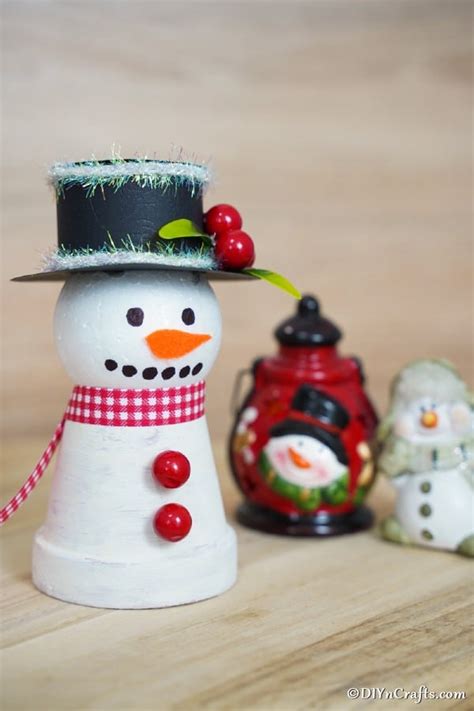 Easy Diy Christmas Clay Pot Snowman Decoration Diy And Crafts