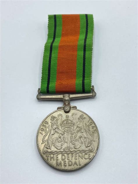 Ww2 British And Commonwealth Defence Medal With Original Ribbon
