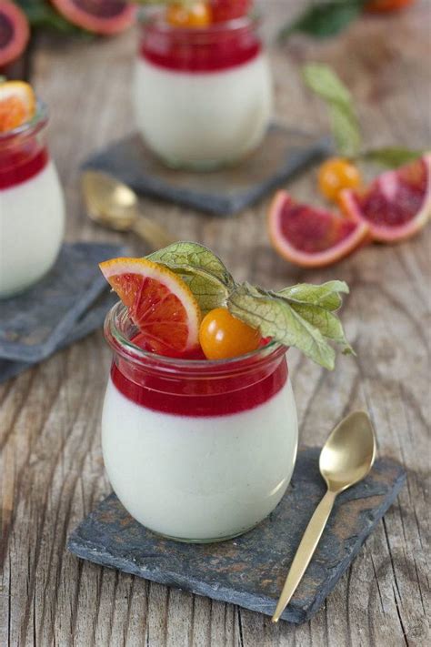 It tastes just like the panna cotta served at italian restaurants. Buttermilch Panna Cotta mit Blutorangen - Rezept - Sweets ...