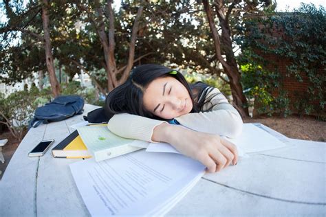 La sieste au travail à travers le monde