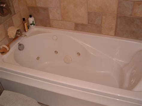 Adjustable jets provide full coverage of the neck, back, legs and feet to offer recovery and relaxation. Jacuzzi Tubs - Relaxing in Filth | Jacuzzi bathtub ...