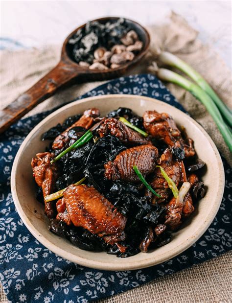Chinese Braised Chicken With Mushrooms The Woks Of Life
