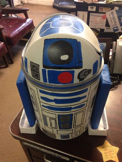 R2d2 Garbage Can Paint Cardboard Hot Glue Star Wars Christmas