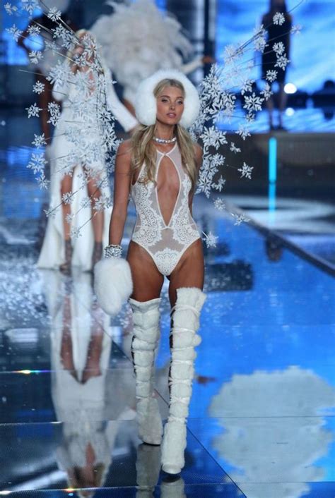 I prefer to wear light cotton shirts in the summer. Elsa Hosk - 2015 Victoria's Secret Fashion Show Runway in ...