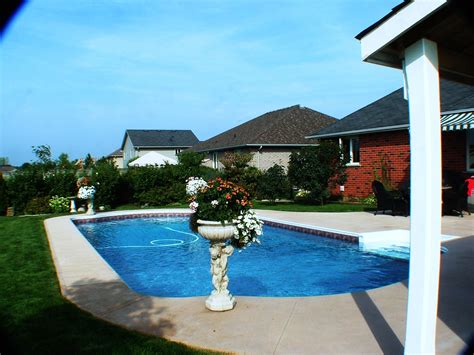 If you are looking for your new family home, stop looking! Swimming Pools & Hot Tubs London Ontario - Warehouse Guys