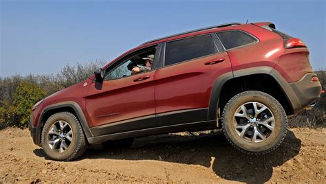 Jeep Cherokee Shows Off Road Prowess