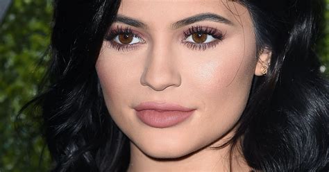 Steal Kylie Jenners Purple Smoky Eye With These 10 Shadow Palettes