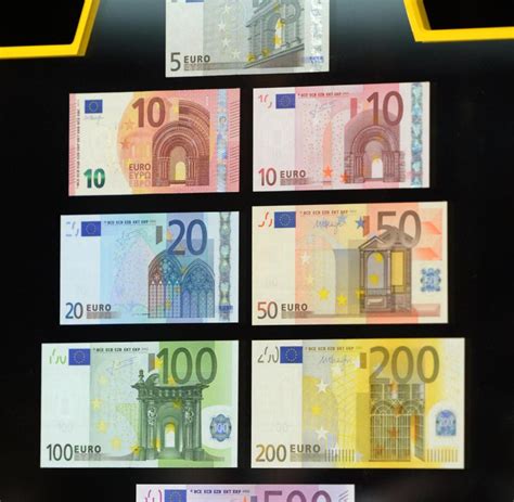 Bundesbank Verspricht Problemlose Einf Hrung Des Zehn Euro Scheins Welt