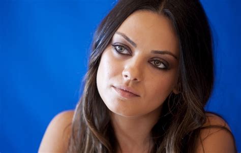 Mila Kunis Flashes The Flesh As She Serves Up Sideb B In A Loose